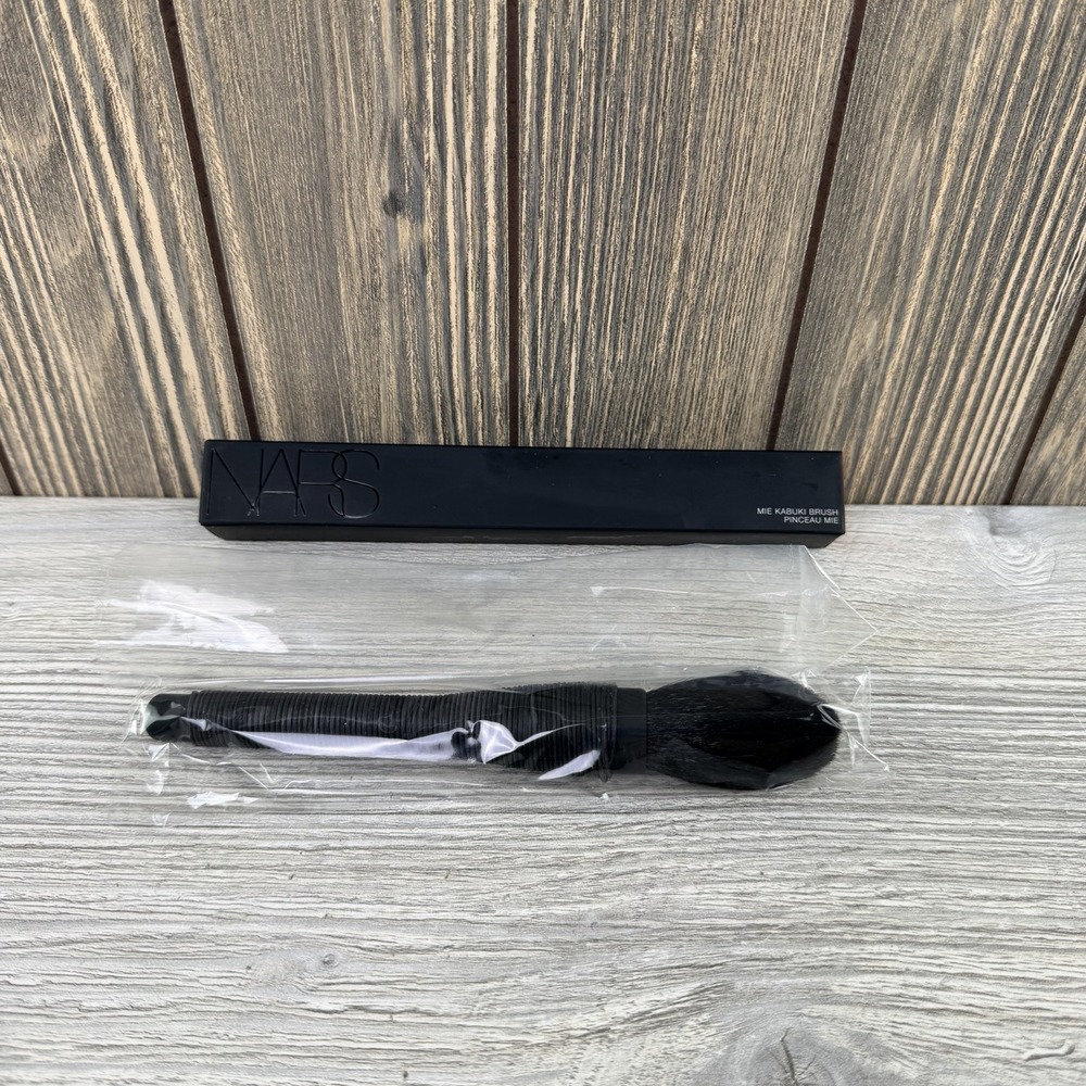Nars Mie Kabuki Brush #1861 Length 7 Inches Full Size Brand New Sealed Boxed - Picture 2 of 16